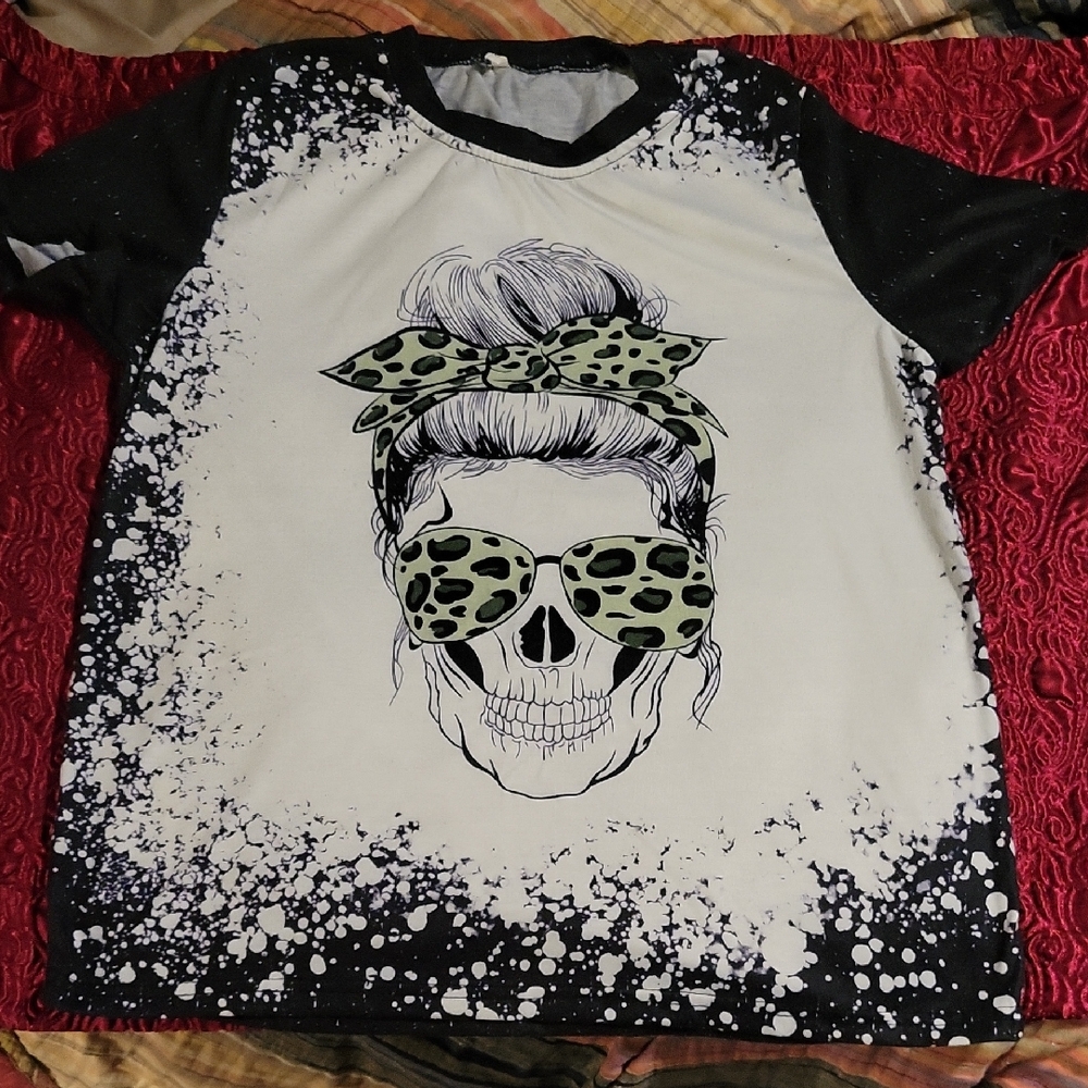 Black and White Short Sleeve Graphic Tee
